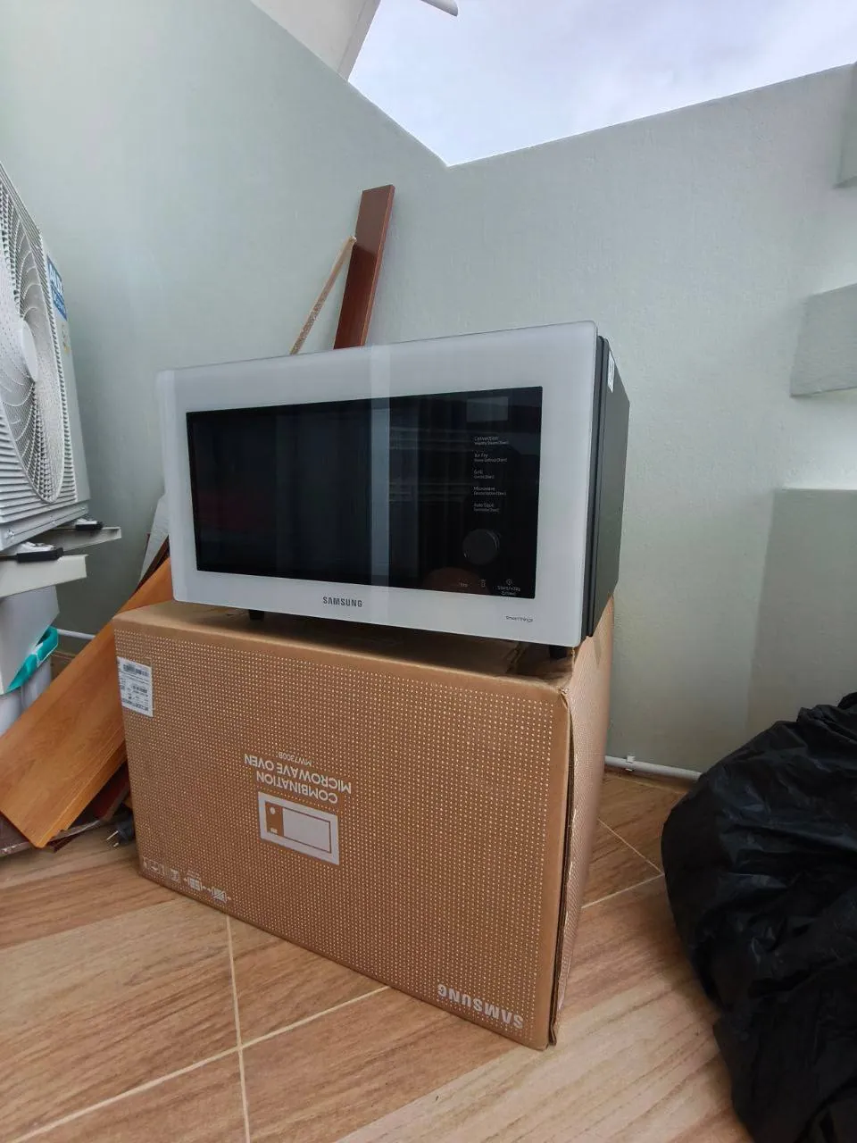 Микроволновая печь Samsung с грилем и Air Fry 2