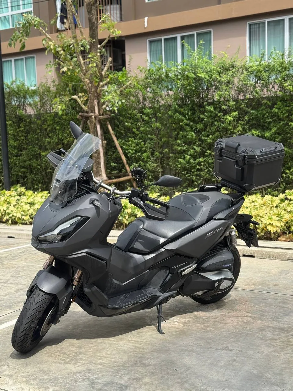 Аренда скутера Honda ADV 350 1
