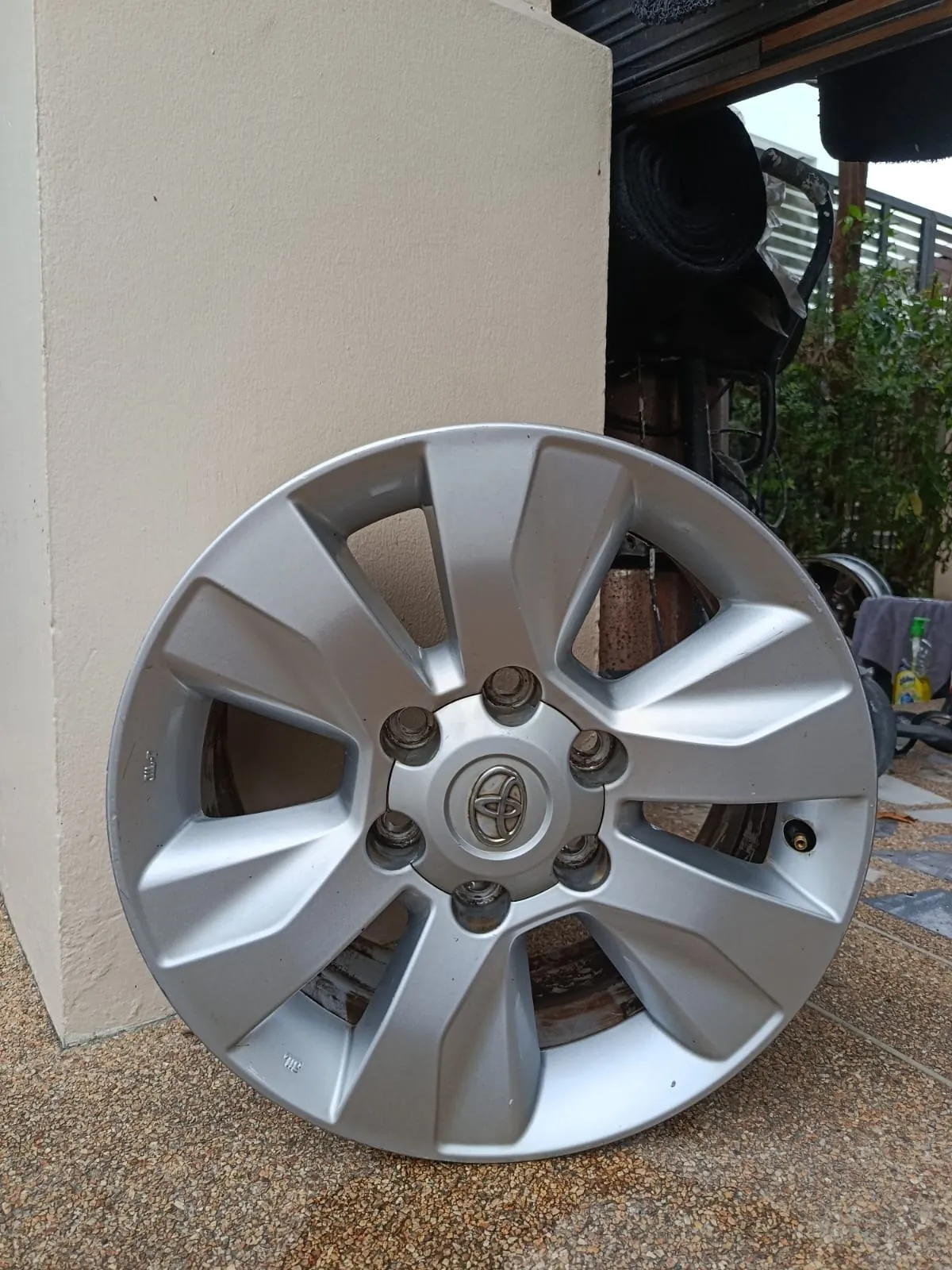 Оригинальные диски Toyota диаметром R17 1